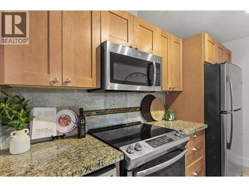 4205 Gellatly Road Unit# 305, West Kelowna, BC - Indoor Photo Showing Kitchen