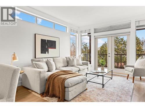 4205 Gellatly Road Unit# 305, West Kelowna, BC - Indoor Photo Showing Living Room