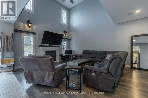 50 Gaiser Road, Welland (Coyle Creek), ON - Indoor Photo Showing Living Room With Fireplace
