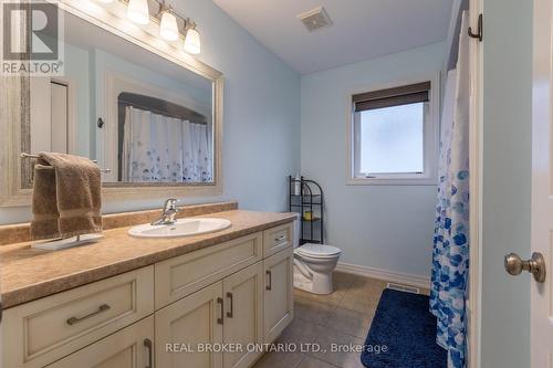 Second floor 4pc bathroom - 50 Gaiser Road, Welland (Coyle Creek), ON - Indoor Photo Showing Bathroom