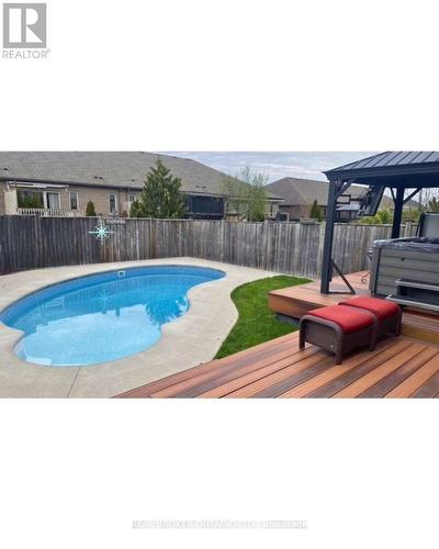 A great backyard for relaxing or entertaining - 50 Gaiser Road, Welland (Coyle Creek), ON - Outdoor