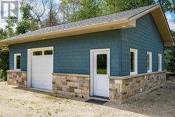 Garage/workshop for the handyman/car enthusiast - 