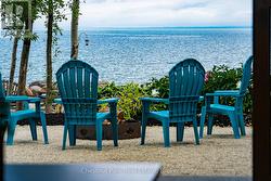 Enjoy the views of Georgian Bay from backyard - 