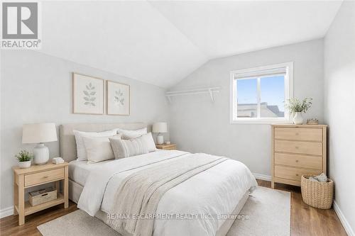 2 - 2 WINDSOR STREET , Hamilton, Ontario L8R 2G8 4
