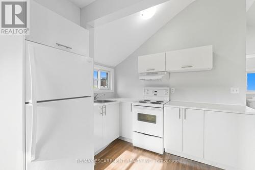 2 - 2 WINDSOR STREET , Hamilton, Ontario L8R 2G8 5