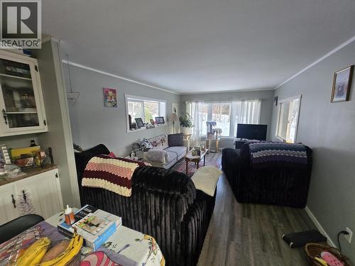 2183 Bartkow Road, Quesnel, BC - Indoor Photo Showing Living Room
