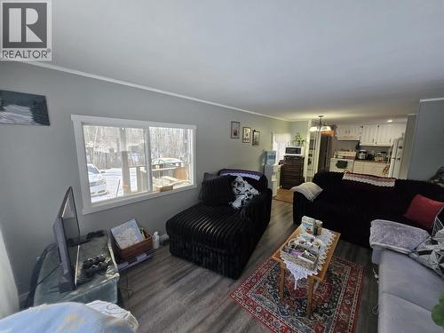 2183 Bartkow Road, Quesnel, BC - Indoor Photo Showing Living Room