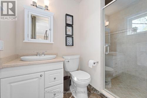 347 Pinetree Way, Mississauga, ON - Indoor Photo Showing Bathroom