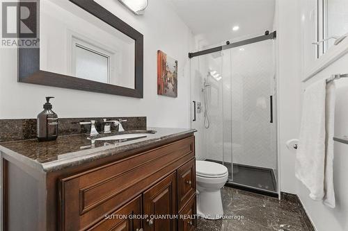 347 Pinetree Way, Mississauga, ON - Indoor Photo Showing Bathroom