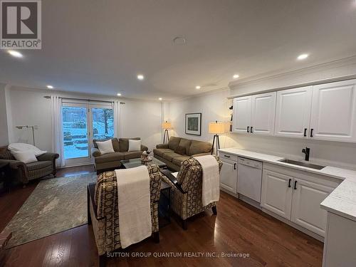 347 Pinetree Way, Mississauga, ON - Indoor