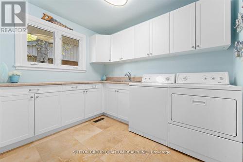 347 Pinetree Way, Mississauga, ON - Indoor Photo Showing Laundry Room