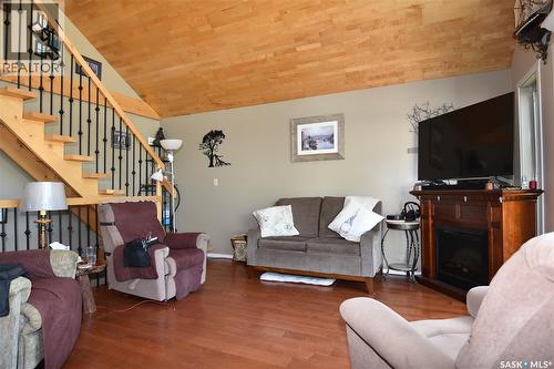 621 Pine Drive, Tobin Lake, SK - Indoor Photo Showing Living Room