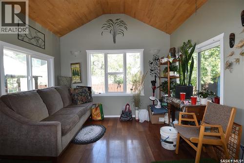 621 Pine Drive, Tobin Lake, SK - Indoor Photo Showing Living Room