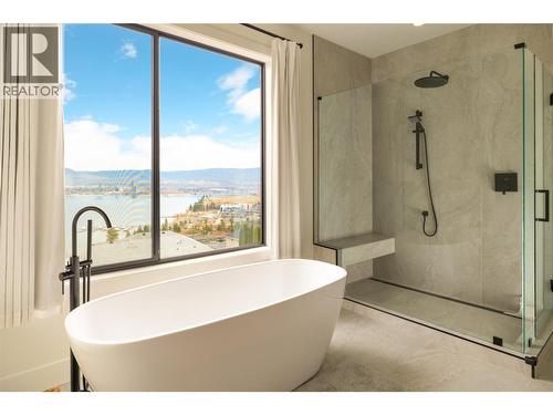 1435 Bear Creek Road, West Kelowna, BC - Indoor Photo Showing Bathroom