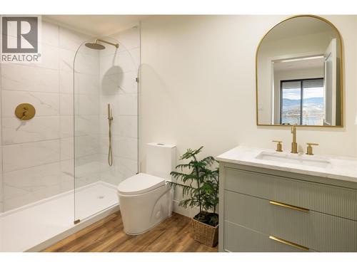 1435 Bear Creek Road, West Kelowna, BC - Indoor Photo Showing Bathroom