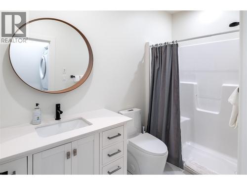 1435 Bear Creek Road, West Kelowna, BC - Indoor Photo Showing Bathroom