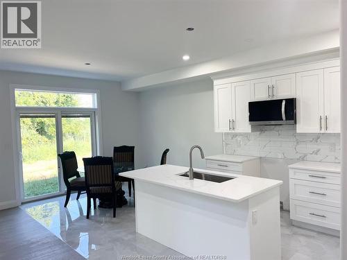 31 Eagle, Leamington, ON - Indoor Photo Showing Kitchen With Upgraded Kitchen