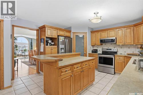 3148 Wimbledon Bay, Regina, SK - Indoor Photo Showing Kitchen With Double Sink