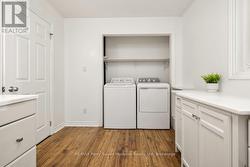 Double vanities, Ensuite laundry - 