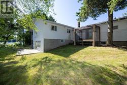 Screened porch off living room + lower lvl patio - 
