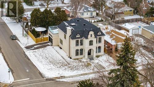 52 CHILD DRIVE  Aurora, ON L4G 1Y5