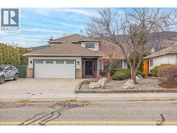 2390 Shannon Ridge Drive  West Kelowna, BC V4T 1N1