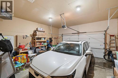 526 Patrick Avenue, Saskatoon, SK - Indoor Photo Showing Garage