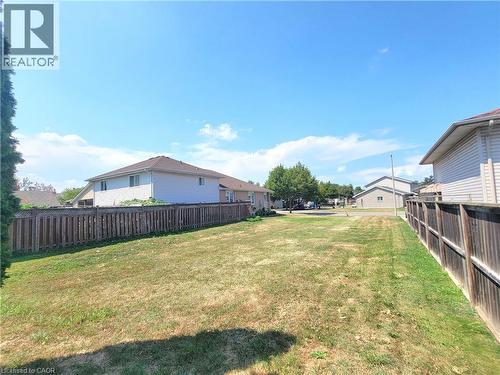 Back corner. - 6554 Harper Drive, Niagara Falls, ON 