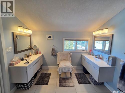 218 2Nd Street E, Carlyle, SK - Indoor Photo Showing Bathroom