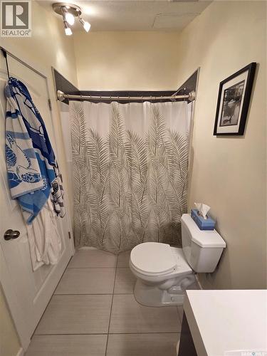 218 2Nd Street E, Carlyle, SK - Indoor Photo Showing Bathroom