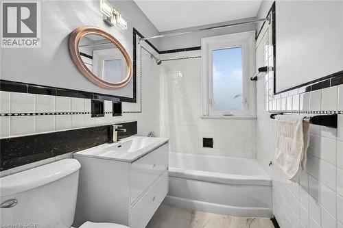 727 Brant Street, Burlington, ON - Indoor Photo Showing Bathroom