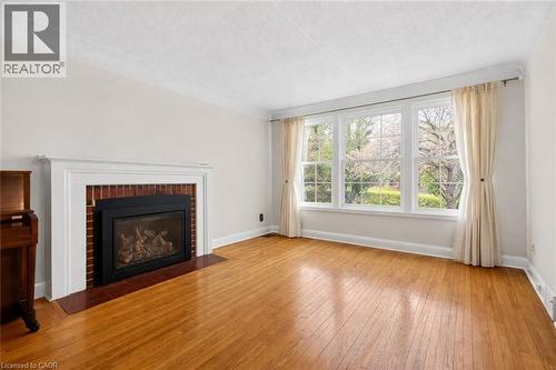 727 Brant Street, Burlington, ON - Indoor Photo Showing Living Room With Fireplace