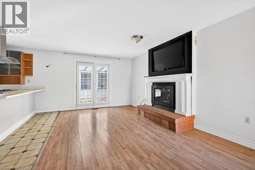 727 Brant Street, Burlington, ON - Indoor Photo Showing Living Room With Fireplace