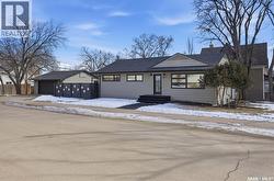 205 Hall STREET E  Moose Jaw, SK S6H 0V1