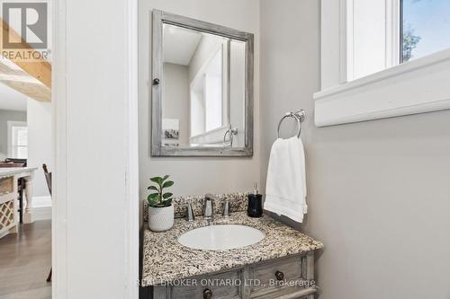 855 Hamilton Street, Cambridge, ON - Indoor Photo Showing Bathroom