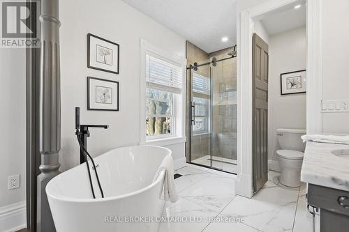 855 Hamilton Street, Cambridge, ON - Indoor Photo Showing Bathroom
