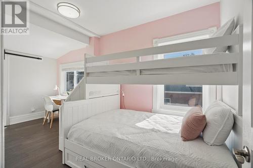 855 Hamilton Street, Cambridge, ON - Indoor Photo Showing Bedroom