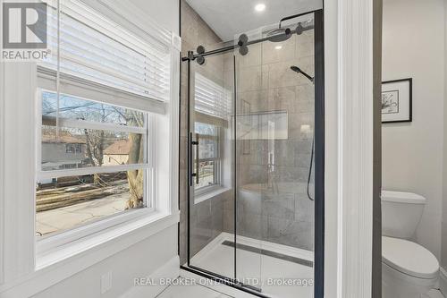 855 Hamilton Street, Cambridge, ON - Indoor Photo Showing Bathroom