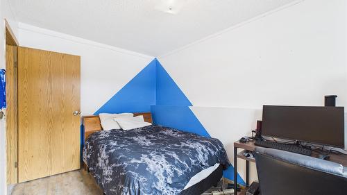 410 Alpine Crescent, Kimberley, BC - Indoor Photo Showing Bedroom