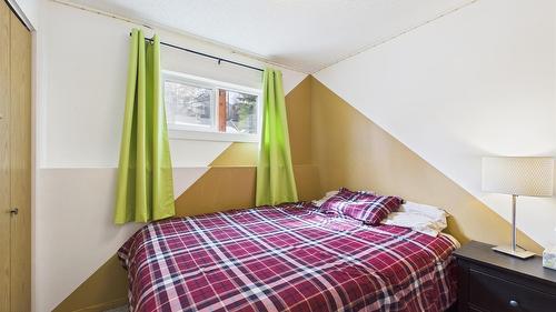 410 Alpine Crescent, Kimberley, BC - Indoor Photo Showing Bedroom