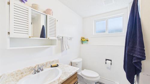 410 Alpine Crescent, Kimberley, BC - Indoor Photo Showing Bathroom