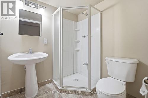 3927 Mayla Drive, Mississauga, ON - Indoor Photo Showing Bathroom
