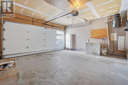 3927 Mayla Drive, Mississauga, ON - Indoor Photo Showing Garage