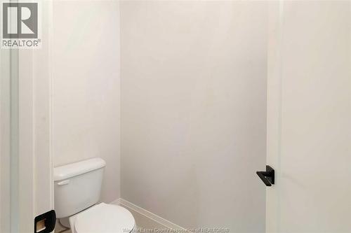 664 Lily Mac Boulevard, Windsor, ON - Indoor Photo Showing Bathroom