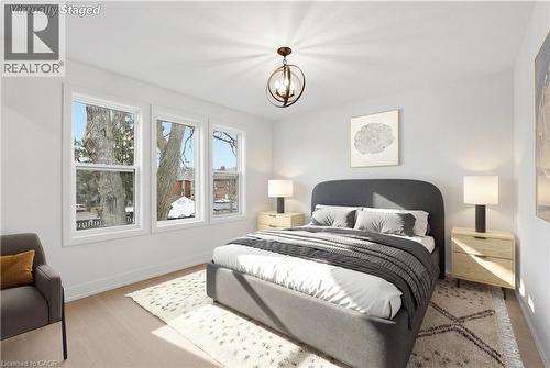 1278 Main Street E, Hamilton, ON - Indoor Photo Showing Bedroom