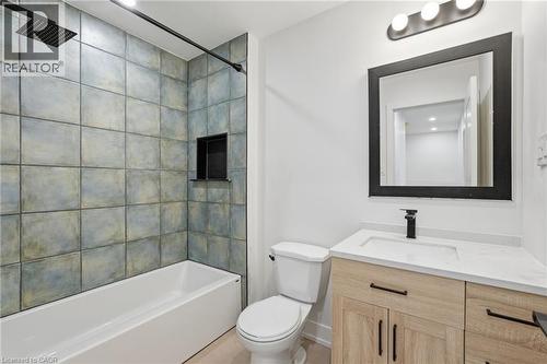 Full bath with vanity and shower / washtub combination - 1278 Main Street E, Hamilton, ON - Indoor Photo Showing Bathroom