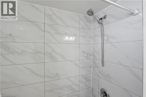Bathroom view of tiled shower - 513 Rexford Drive, Hamilton, ON - Indoor Photo Showing Bathroom