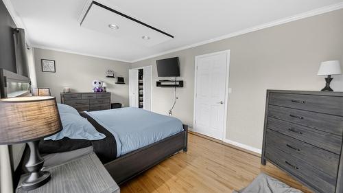 2617 3Rd Street, Cranbrook, BC - Indoor Photo Showing Bedroom