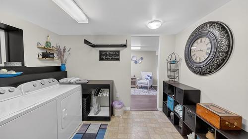 2617 3Rd Street, Cranbrook, BC - Indoor Photo Showing Laundry Room