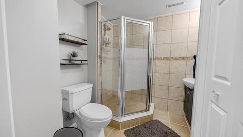 2617 3Rd Street, Cranbrook, BC - Indoor Photo Showing Bathroom